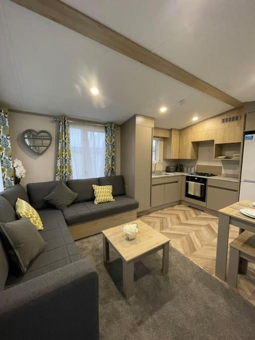 Brand New 6 Berth Holiday Home Selsey Eksteriør billede